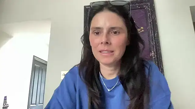 Snapshot of JadeLucy chatting on 5, 6, 2026 JadeLucy online show from 5, 6, 2026