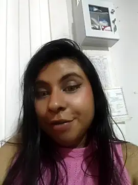 Snapshot of DanniValencia chatting on 3, 7, 2026 DanniValencia online show from 3, 7, 2026