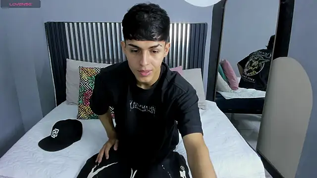 Axel Mendozaa online show from 4, 7, 2026