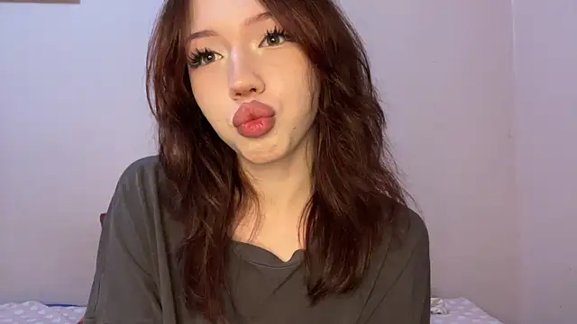 Snapshot of moonlure chatting on 19, 7, 2026 moonlure online show from 19, 7, 2026