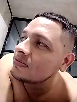 Snapshot of EnzoDesire chatting on 26, 6, 2026 EnzoDesire online show from 26, 6, 2026