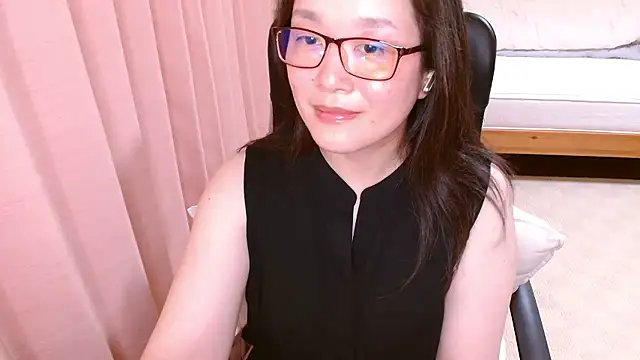 Snapshot of LENA-xo chatting on 2, 7, 2026 LENA-xo online show from 2, 7, 2026