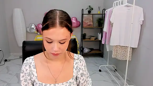 Snapshot of Tiffany_Whitee_ chatting on 7, 6, 2026 Tiffany Whitee online show from 7, 6, 2026