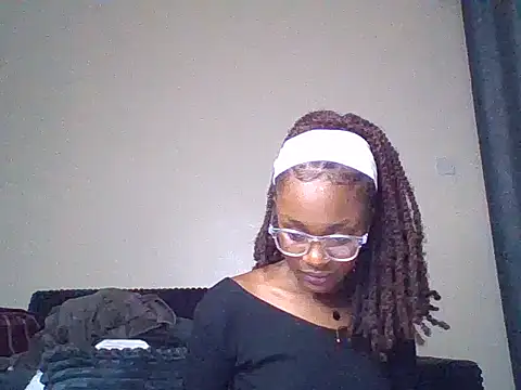 Snapshot of Lill_Miss chatting on 10, 7, 2026 Lill Miss online show from 10, 7, 2026