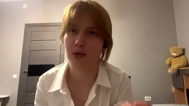 Snapshot of Mowhlntime chatting on 25, 6, 2026 Mowhlntime online show from 25, 6, 2026
