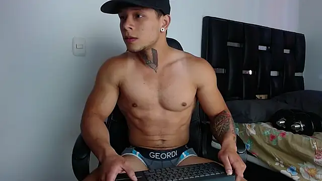 Snapshot of Erosscott_ chatting on 23, 6, 2026 Erosscott online show from 23, 6, 2026