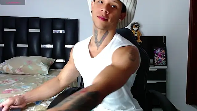Snapshot of Erosscott_ chatting on 30, 7, 2026 Erosscott online show from 30, 7, 2026