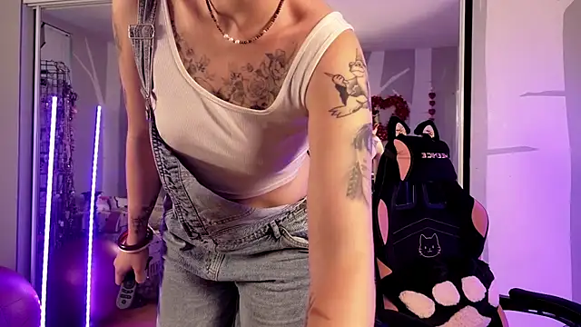 youngmilfBlossom online show from 1, 8, 2026