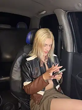 Snapshot of Lia-firee chatting on 7, 6, 2026 Lia-firee online show from 7, 6, 2026