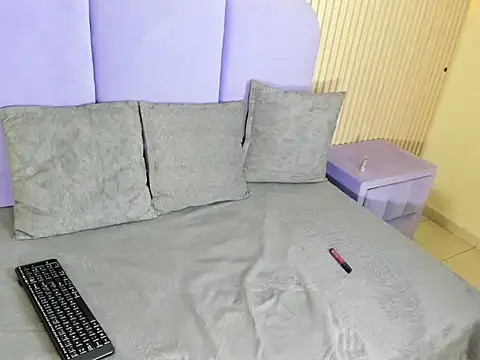 Snapshot of LunaAura chatting on 16, 7, 2026 LunaAura online show from 16, 7, 2026