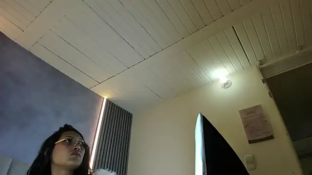Snapshot of LunaAura chatting on 25, 7, 2026 LunaAura online show from 25, 7, 2026