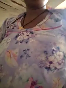 Snapshot of riyana_tai chatting on 13, 6, 2026 riyana tai online show from 13, 6, 2026