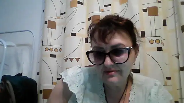 Snapshot of ErikaXShine chatting on 12, 6, 2026 ErikaXShine online show from 12, 6, 2026