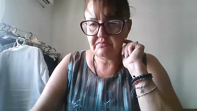 Snapshot of ErikaXShine chatting on 7, 8, 2026 ErikaXShine online show from 7, 8, 2026