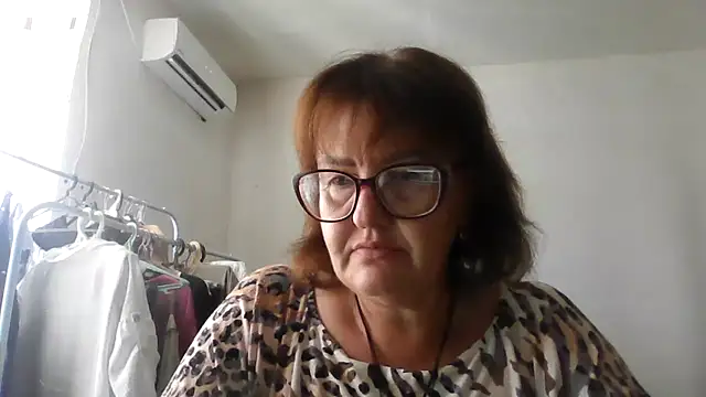 Snapshot of ErikaXShine chatting on 8, 8, 2026 ErikaXShine online show from 8, 8, 2026