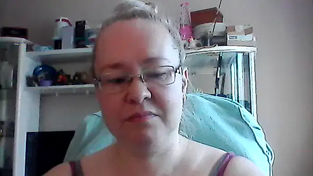 Snapshot of Viola27 chatting on 9, 6, 2026 Viola27 online show from 9, 6, 2026