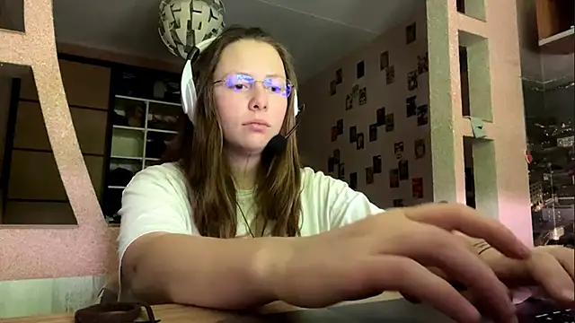 AlisonOhlmacher online show from 14, 6, 2026