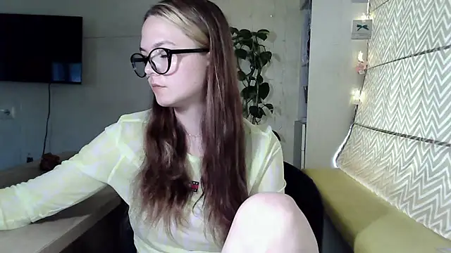 Snapshot of AvrilGillig chatting on 24, 6, 2026 AvrilGillig online show from 24, 6, 2026