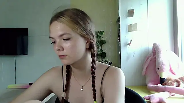 Snapshot of AvrilGillig chatting on 10, 7, 2026 AvrilGillig online show from 10, 7, 2026