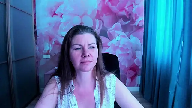 Snapshot of LunaKissesx chatting on 21, 6, 2026 LunaKissesx online show from 21, 6, 2026