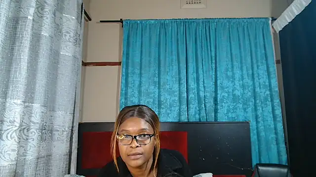 Snapshot of Lavendaxx chatting on 12, 7, 2026 Lavendaxx online show from 12, 7, 2026