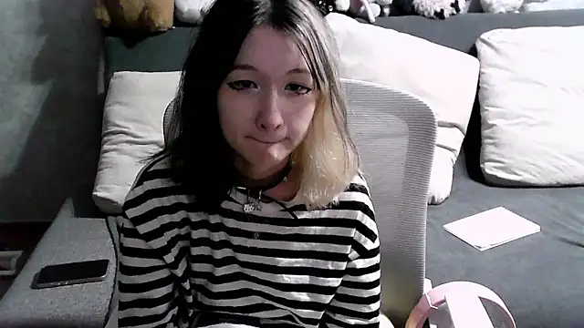 Snapshot of Lilfain_baby chatting on 28, 7, 2026 Lilfain baby online show from 28, 7, 2026