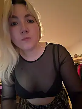 Snapshot of LauraStarr chatting on 16, 6, 2026 LauraStarr online show from 16, 6, 2026