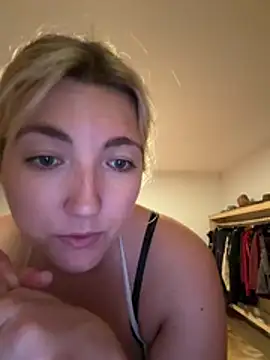 Snapshot of LauraStarr chatting on 22, 7, 2026 LauraStarr online show from 22, 7, 2026
