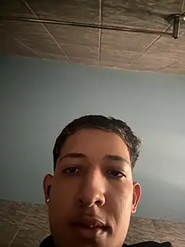 Snapshot of henr1ck23cm chatting on 9, 6, 2026 henr1ck23cm online show from 9, 6, 2026