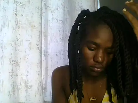 Snapshot of Lola_Allure chatting on 27, 6, 2026 Lola Allure online show from 27, 6, 2026