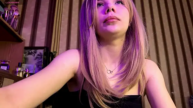 Snapshot of MilaJucy chatting on 13, 6, 2026 MilaJucy online show from 13, 6, 2026