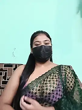 Snapshot of Sweathatamil chatting on 4, 7, 2026 Sweathatamil online show from 4, 7, 2026
