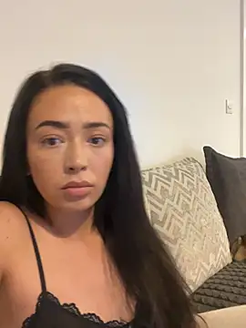 uk-Mia-monroe online show from 15, 7, 2026