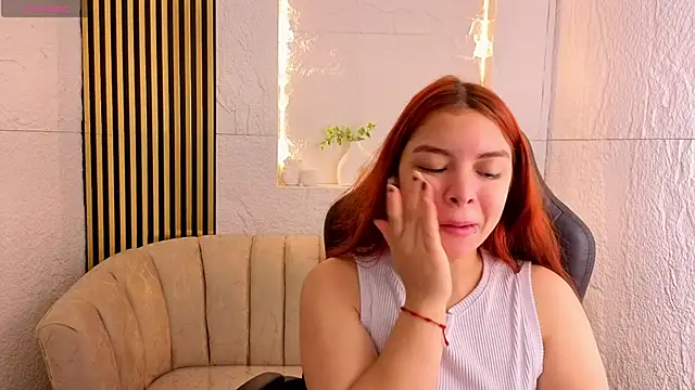 Snapshot of sofia_red_cn chatting on 6, 7, 2026 sofia red cn online show from 6, 7, 2026