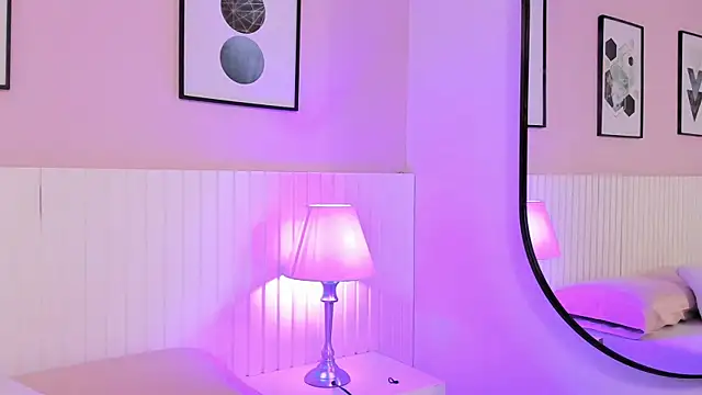 Snapshot of myla_cute18 chatting on 19, 6, 2026 myla cute18 online show from 19, 6, 2026