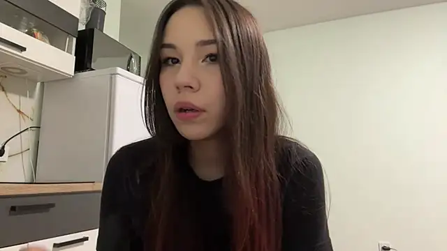 Snapshot of HotGirlMilla chatting on 25, 6, 2026 HotGirlMilla online show from 25, 6, 2026