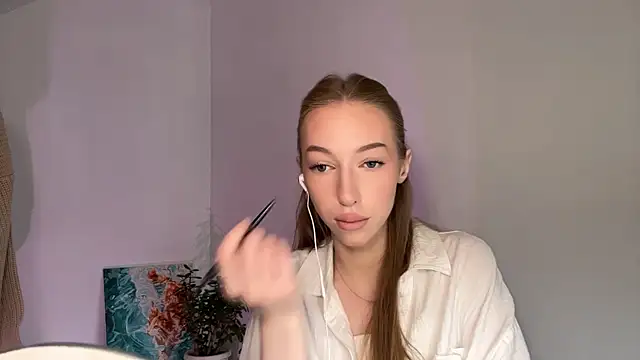 Snapshot of TraceyHowey chatting on 14, 6, 2026 TraceyHowey online show from 14, 6, 2026