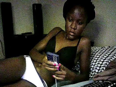 Snapshot of cutefox_ebony chatting on 12, 6, 2026 cutefox ebony online show from 12, 6, 2026