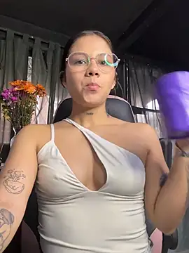 ashleytravis Bless online show from 13, 6, 2026