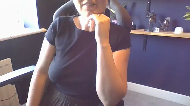 EvieXP online show from 8, 7, 2026