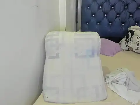Snapshot of dulcex15 chatting on 20, 6, 2026 dulcex15 online show from 20, 6, 2026