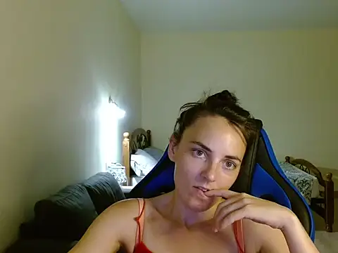 Snapshot of OliviaTheS chatting on 27, 6, 2026 OliviaTheS online show from 27, 6, 2026