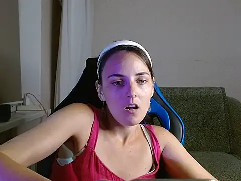 Snapshot of OliviaTheS chatting on 1, 8, 2026 OliviaTheS online show from 1, 8, 2026