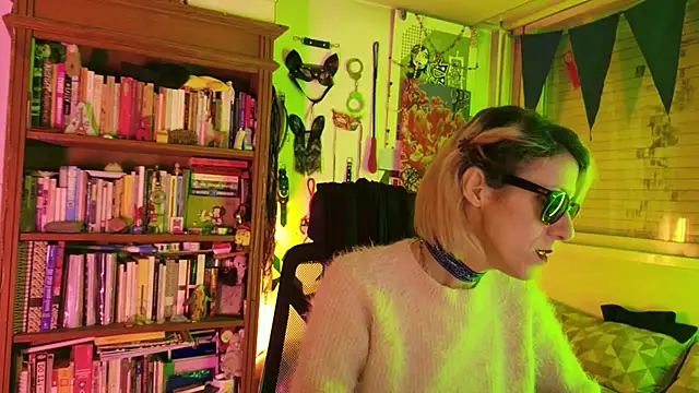 Snapshot of mina_here chatting on 15, 7, 2026 mina here online show from 15, 7, 2026