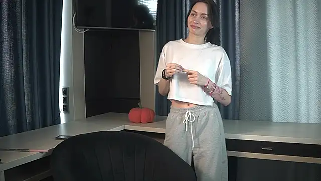 Snapshot of ErminiaBiles chatting on 14, 6, 2026 ErminiaBiles online show from 14, 6, 2026