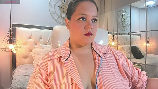 Snapshot of zara_moon1 chatting on 20, 6, 2026 zara moon1 online show from 20, 6, 2026