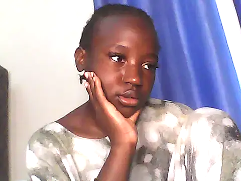 Snapshot of Hunyslut chatting on 18, 6, 2026 Hunyslut online show from 18, 6, 2026