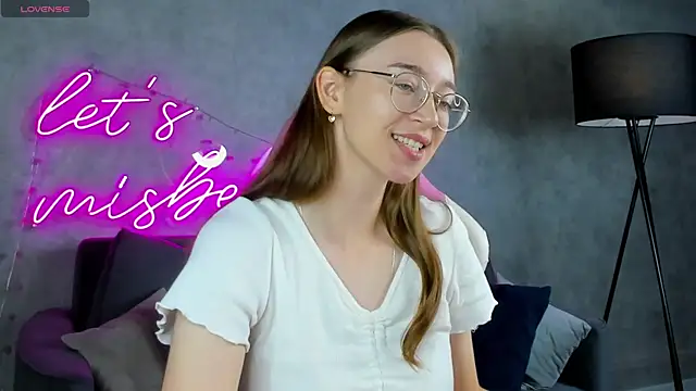 Snapshot of Lucy_Green chatting on 2, 7, 2026 Lucy Green online show from 2, 7, 2026