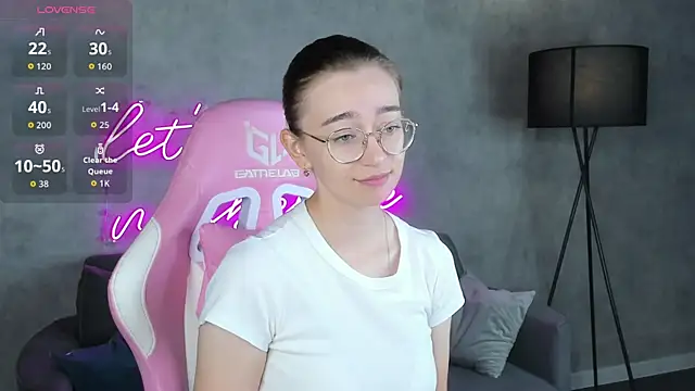 Snapshot of Lucy_Green chatting on 24, 7, 2026 Lucy Green online show from 24, 7, 2026