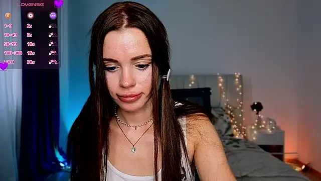 Snapshot of Little_cuti1e chatting on 17, 7, 2026 Little cuti1e online show from 17, 7, 2026